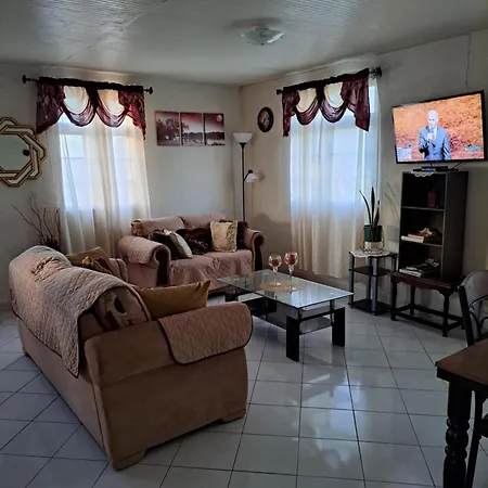 So-Neez Top Floor Apt